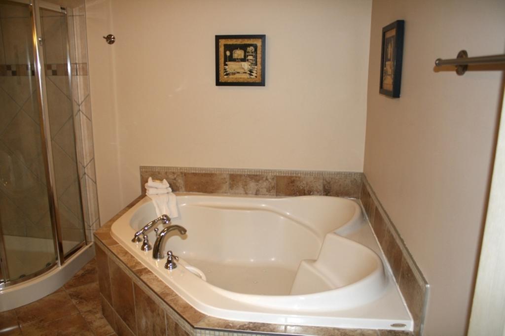 Relais St-Denis Otel Saint-Sauveur-des-Monts Oda fotoğraf