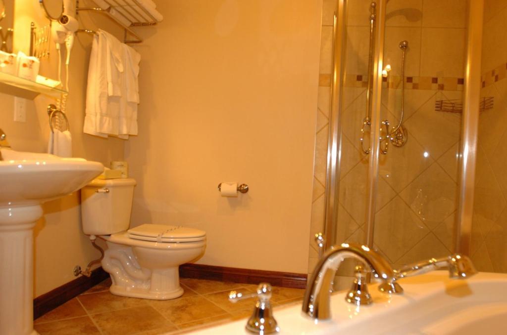 Relais St-Denis Otel Saint-Sauveur-des-Monts Oda fotoğraf